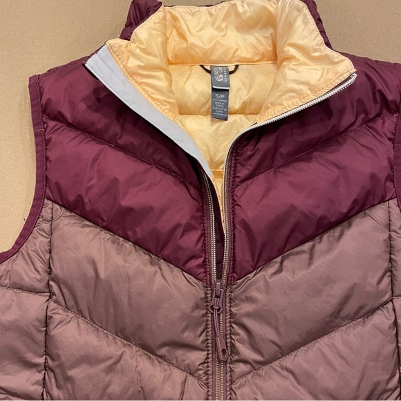Mountain Hardwear Women’s Ratio Down Puffer Vest Size Small - Picture 5 of 12